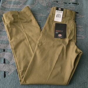 Dickies Skateboarding boys 26 x 32 Regular Fit Brown NWT Center Crease 112024